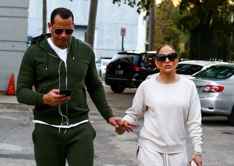 Jennifer Lopez i Alex Rodriguez jednim potezom nasmijali milijune; pogledajte urnebesnu snimku