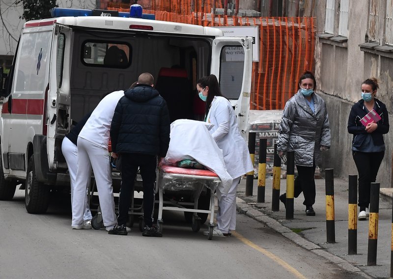 Raste broj zaraženih u Srbiji; najkritičnije u Beogradu i Nišu; liječnici se bore za život osmero pacijenata