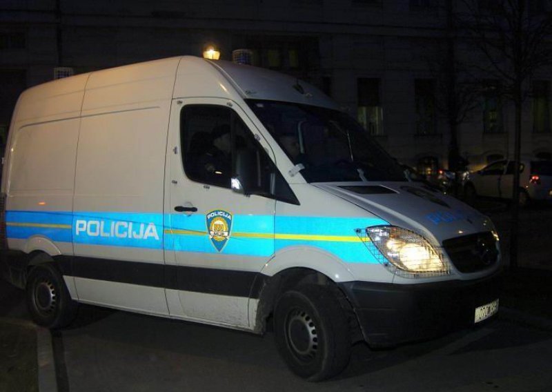 Policajac maricom usmrtio pješaka