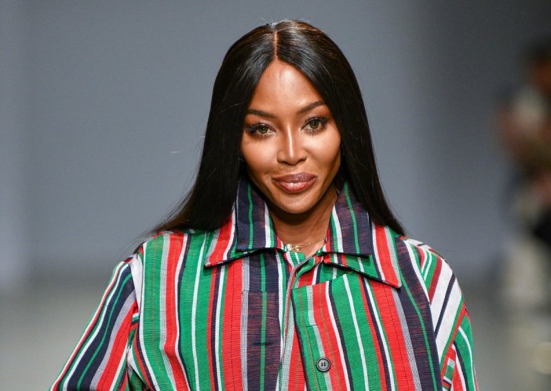 Naomi Campbell zbog straha od zaraze koronavirusom navukla zaštitno odijelo