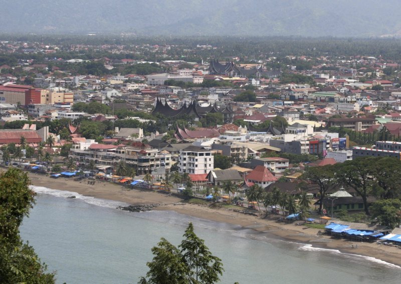 Jutro u Indoneziji - potres i buđenje vulkana, nema opasnosti od cunamija