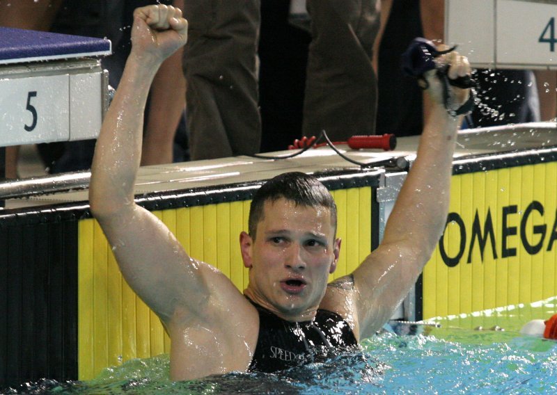 Paralympic swimmer Mihovil Spanja sets new world record