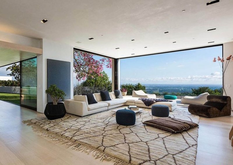 Svaki ljubitelj minimalizma poželio bi imati ovakav dom, a kakav je tek pogled iz njega...