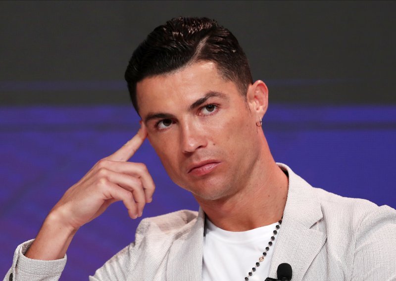 Cristiano Ronaldo je ljudina, veliki humanitarac, ali izgleda da je vijest o prenamjeni hotela u bolnice zasad glasina