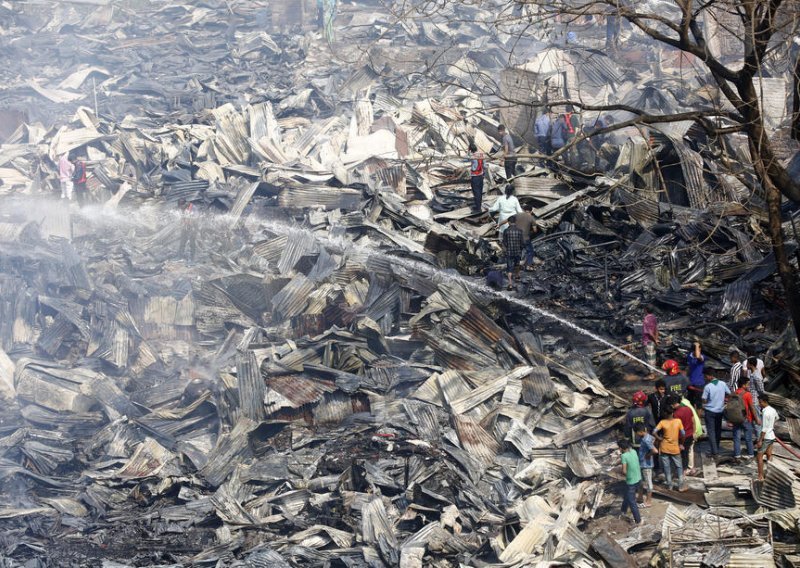 Požar na naftovodu u Lagosu, 15 mrtvih