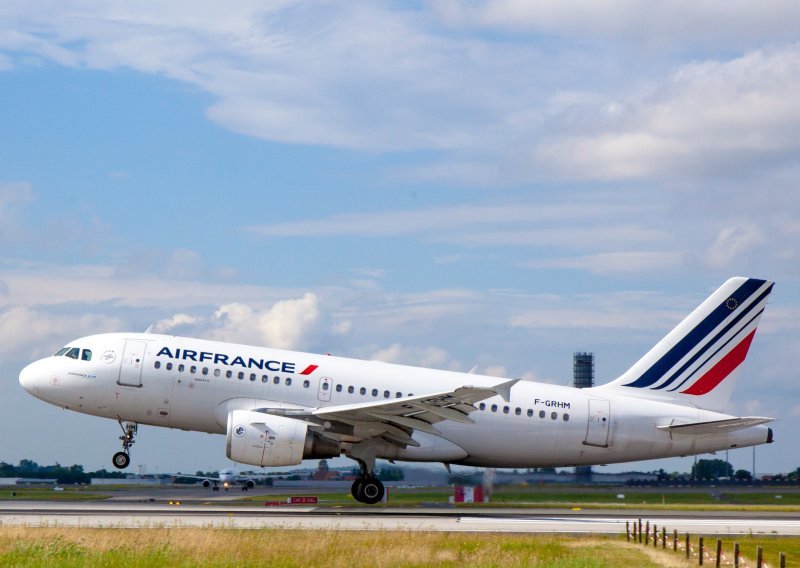 Air Franceu sedam milijardi eura pomoći za opstanak
