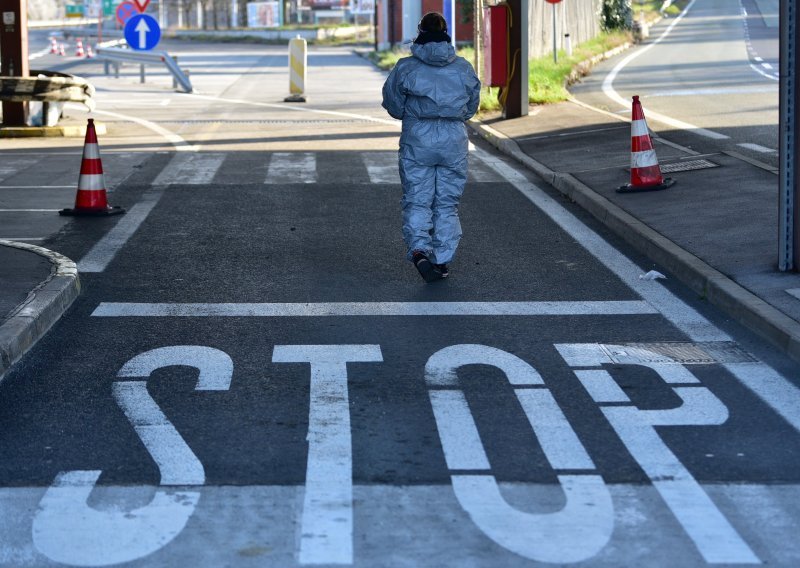 Slovenija poduzima sve rigoroznije mjere, zatvara željeznički i zračni promet, a spremna je i na potpuno zatvaranje granica