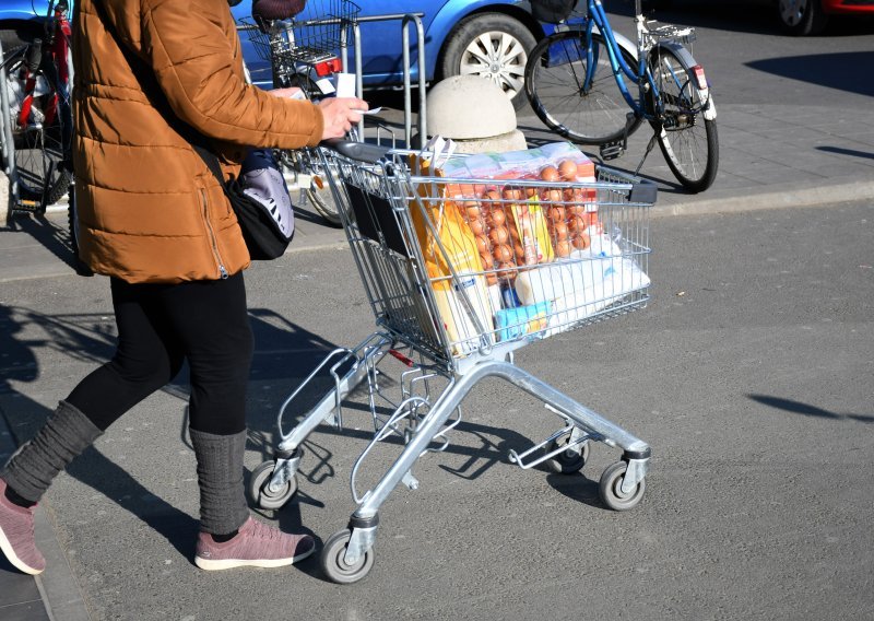 HUP Dalmacije: Opskrba osnovnim namirnicama nije u pitanju