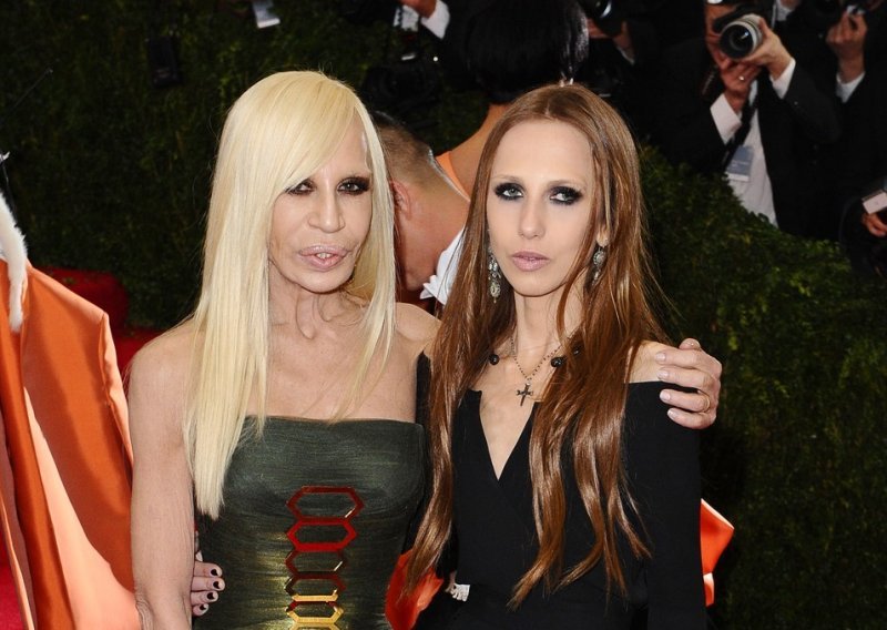 Donatella Versace i kći Allegra milanskoj bolnici donirale 200.000 eura: 'U ovakvim trenucima važni su zajedništvo i potpora'