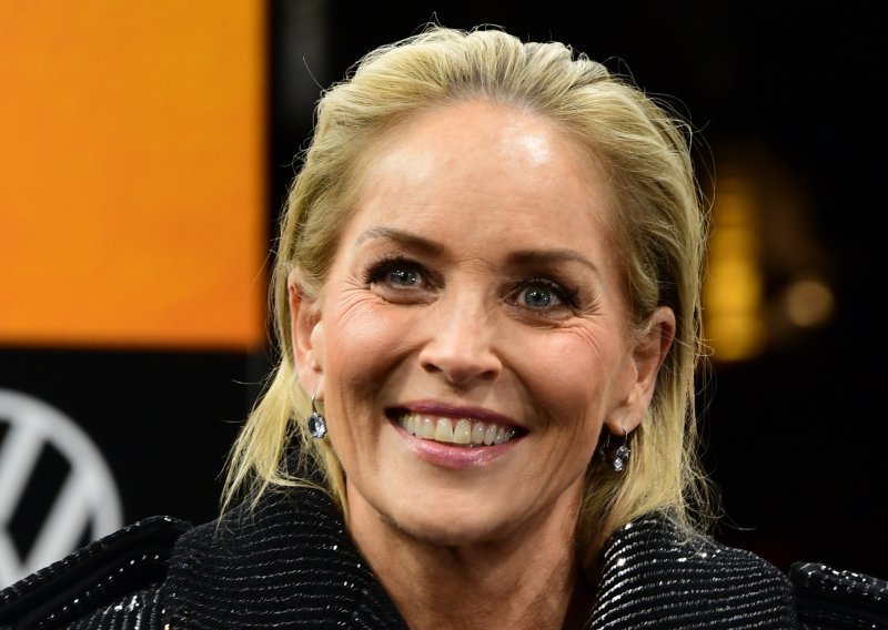 Sharon Stone otkrila što radi u karanteni u koju poziva i druge, a među komentarima se našao i jedan naše sportske novinarke