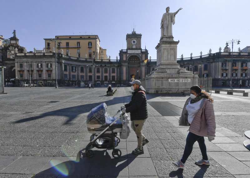 Mobilni telefoni otkrivaju da previše Talijana ignorira zabranu kretanja