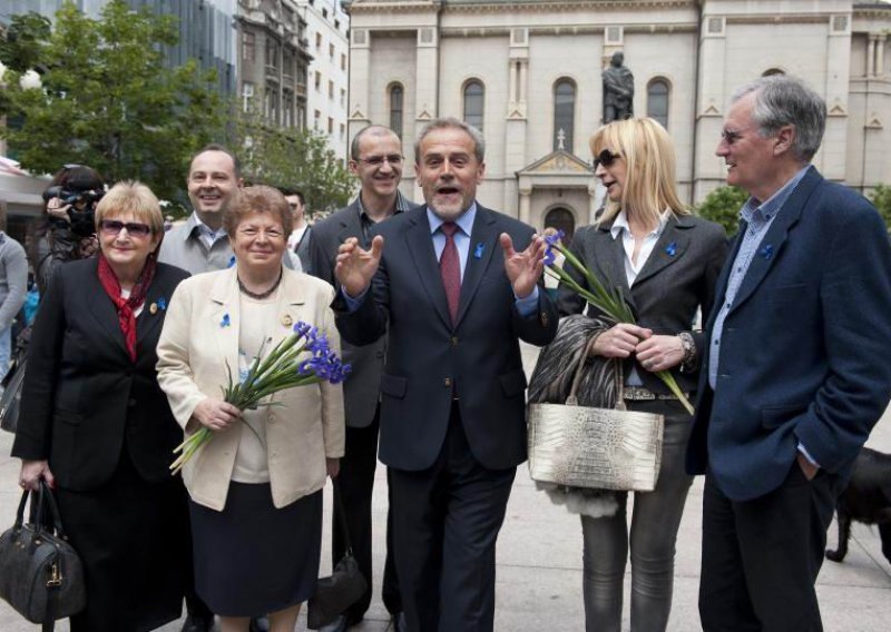 Stotinjak SDP-ovaca napustilo stranku i krenulo za Bandićem