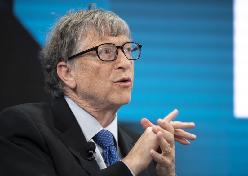 Bill Gates možda odlazi iz Microsofta, ali to ne znači da neće i dalje vući konce iz sjene