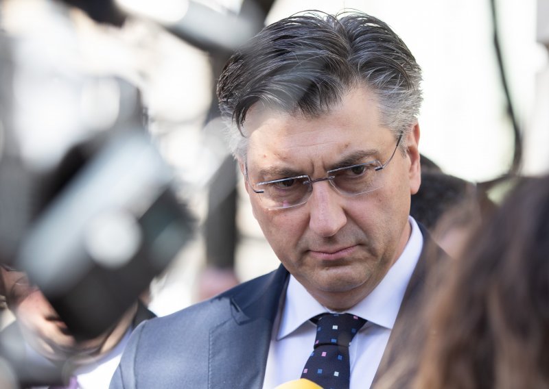 Plenković najavio veće ovlasti Stožera civilne zaštite i paket mjera u gospodarstvu