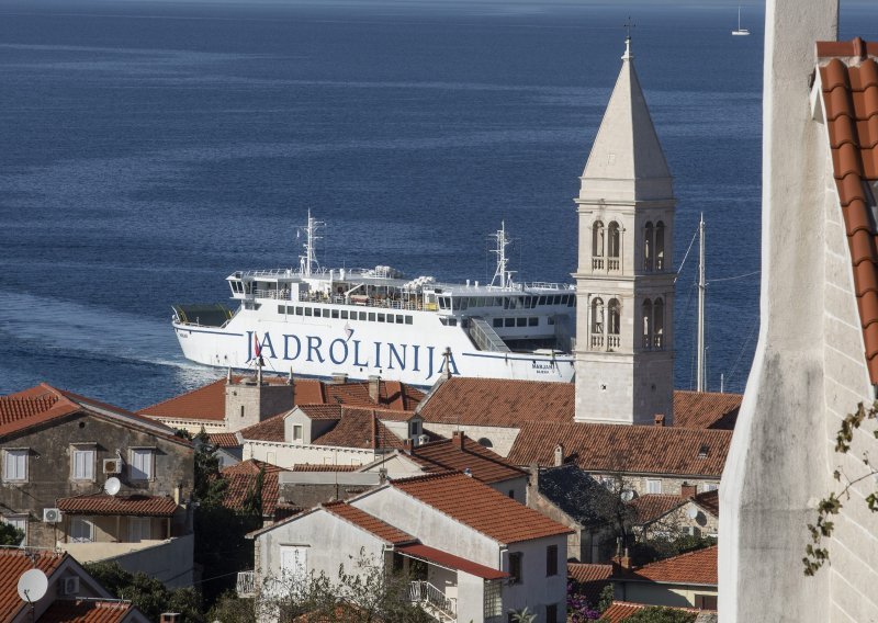 Jedan otok, jedan stožer: Bračani preko noći napravili kriznu web stranicu. Zasad sve ide kao 'po špagu'