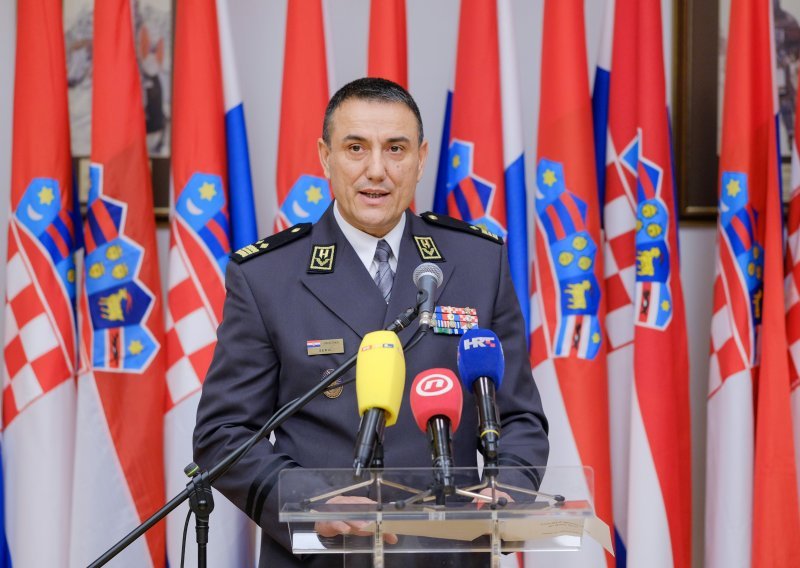 U Karlovcu dužnost preuzeo novi zapovjednik Hrvatske kopnene vojske - general Boris Šerić