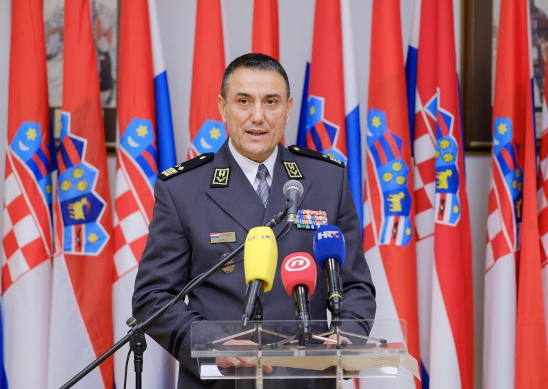 U Karlovcu dužnost preuzeo novi zapovjednik Hrvatske kopnene vojske - general Boris Šerić