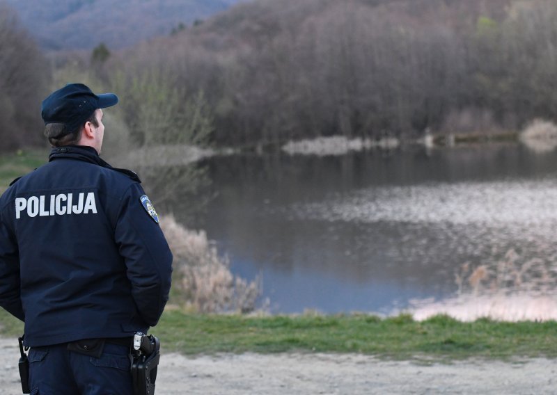 [FOTO] U jezeru kod Požege pronađeno tijelo utopljenog dječaka