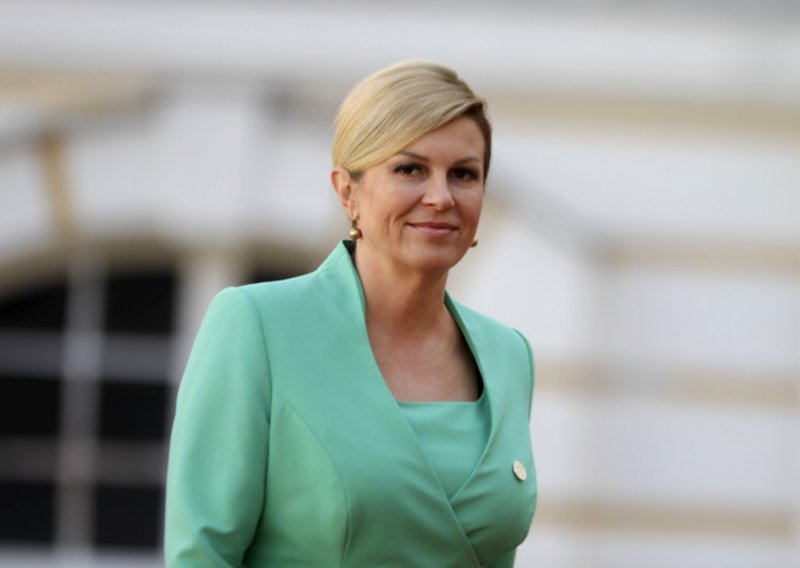 Kolinda Grabar Kitarović se vratila kući, tvita iz samoizolacije