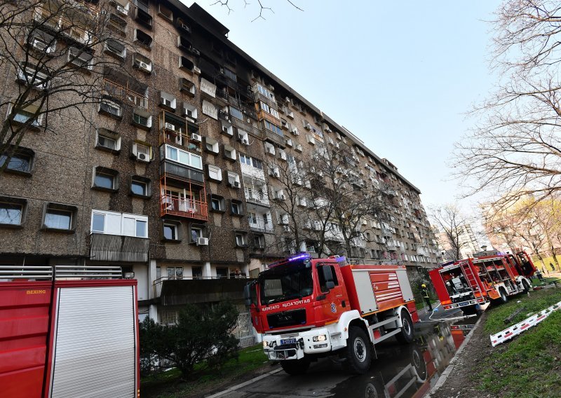Buknuo požar u beogradskom neboderu; vatra zahvatila tri kata; šest poginulih