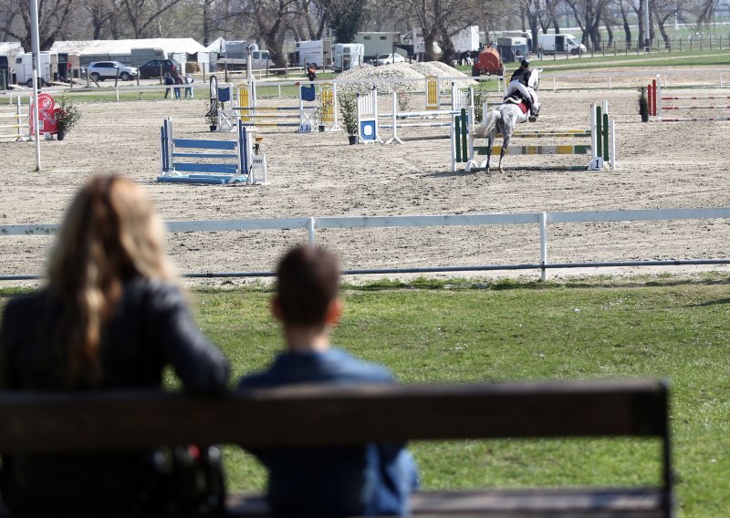 U Švedskoj zaustavljeni sportovi na najvišoj razini, Vlada pomaže sa 50 milijuna eura, ali za konjički sport ne vrijede ograničenja?!