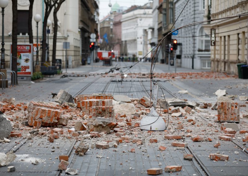 Liječnici se bore za život 15-godišnjeg dijeteta