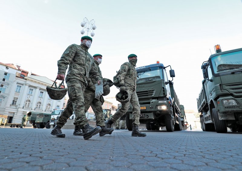 Od ranih jutarnjih sati 150 vojnika nastavlja pomagati Zagrebu