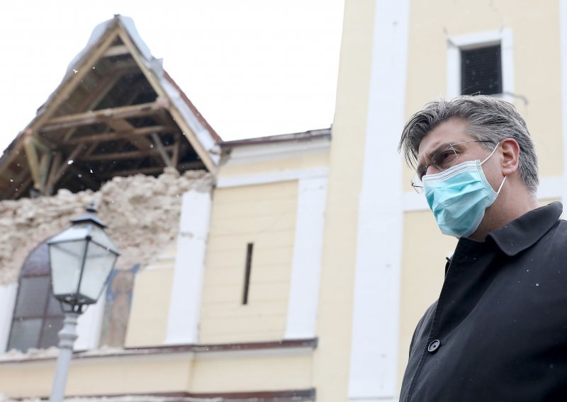 Plenković obišao četvrti najviše stradale u potresu, brojne kuće nisu za stanovanje