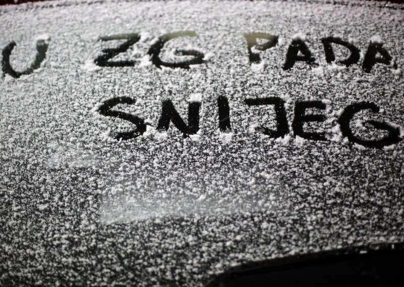 [FOTO/VIDEO] Snijeg zabijelio Hrvatsku, u večernjim satima počeo padati i u Zagrebu