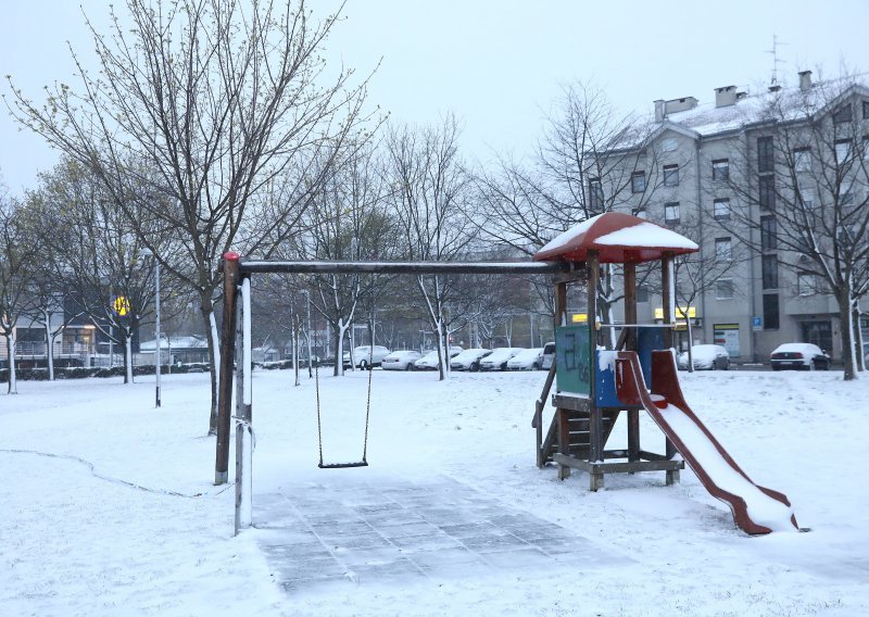 [FOTO/VIDEO] Snijeg je stigao u Hrvatsku; pogledajte prizore iz gradova