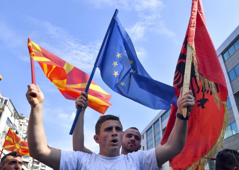 Čelnici Albanije i Sjeverne Makedonije pozdravljaju dogovor o otvaranju pregovora