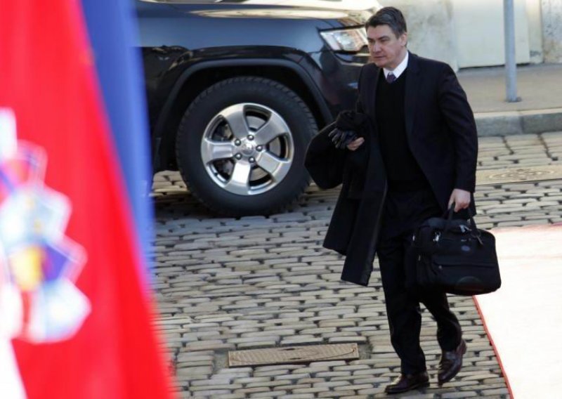 Milanović prvi put čestitao predsjednici, ali Vlada to izbjegava na Twitteru