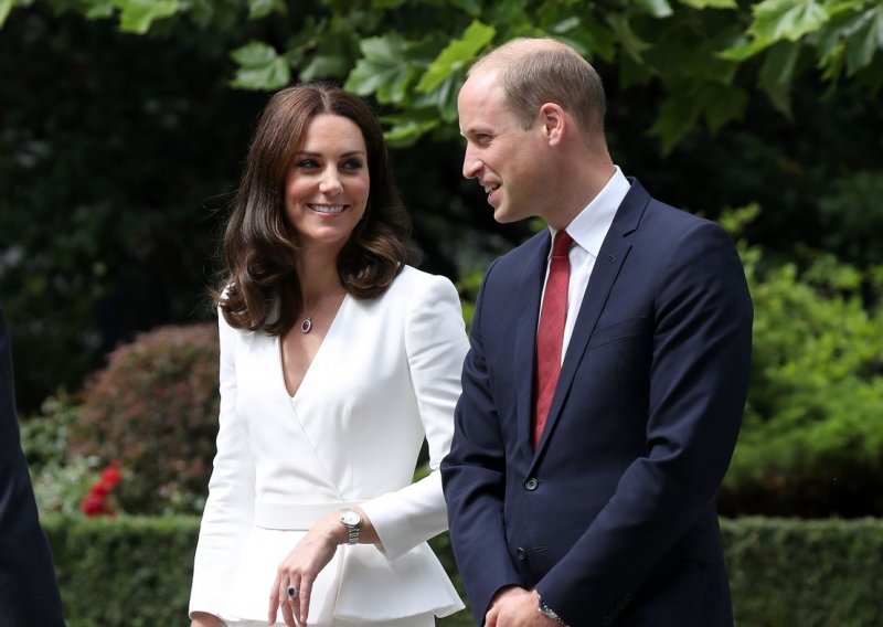 Kate Middleton i princ William uputili riječi podrške premijeru Borisu Johnsonu koji se bori s koronavirusom