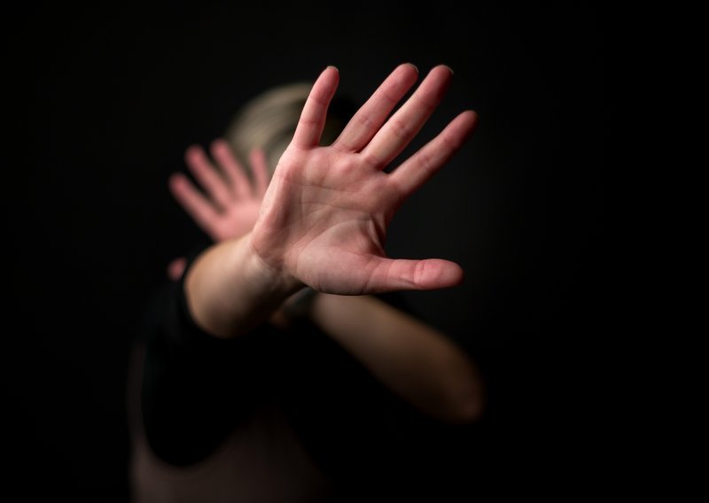 Zlostavljanje ne prestaje zbog karantene: Kako pomoći žrtvama obiteljskog nasilja?