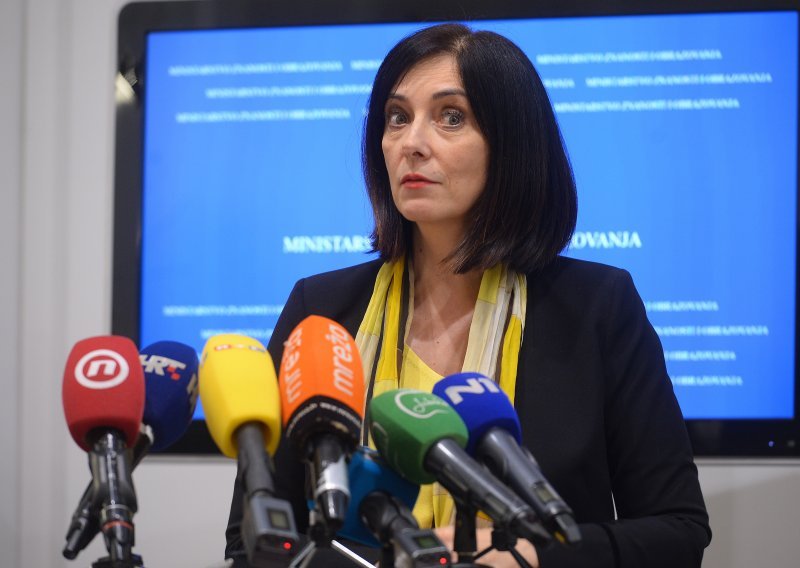 Roditelji ne propustite priliku: Organiziran je roditeljski sastanak s ministricom Divjak