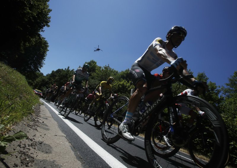 Ljudi umiru, ali francuska ministrica želi da se održi Tour de France: Mi ne ovisimo o gledateljima uz stazu, cijeli svijet bi to pratio...