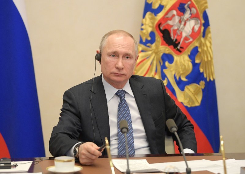 Putin kaže da Rusija nije dosegnula vrhunac epidemije no planira ukidanje restrikcija