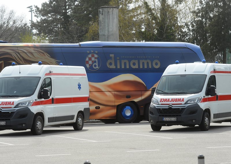 GNK Dinamo sazvao novinare da se pohvali donacijom, a mi doznajemo kome i što su darovali igrači, trener Bjelica i smijenjeni stožer