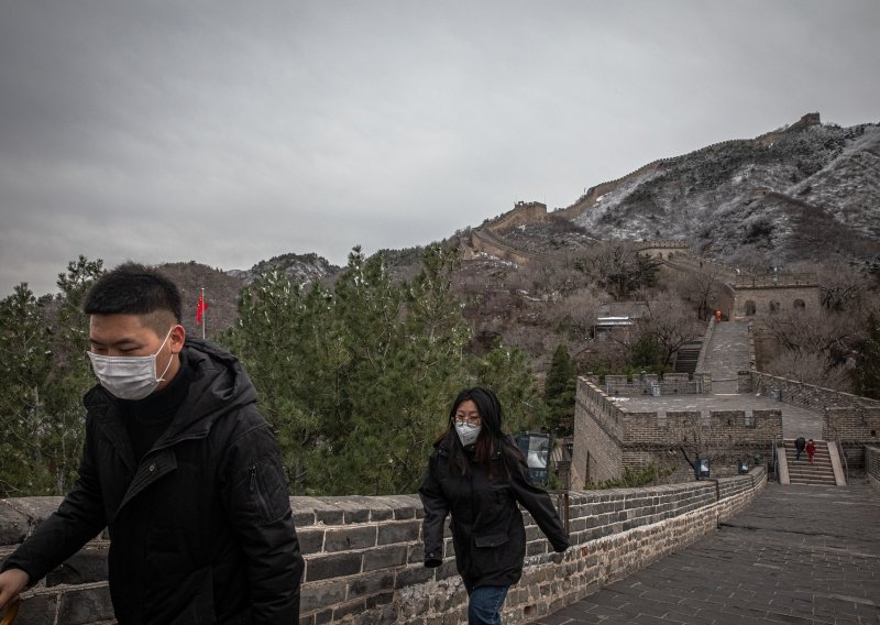 U Kini 55 novozaraženih, zemlja se zatvara za strance