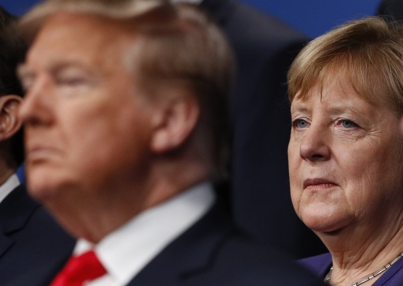 Merkel telefonski razgovarala s Trumpom o koronavirusu