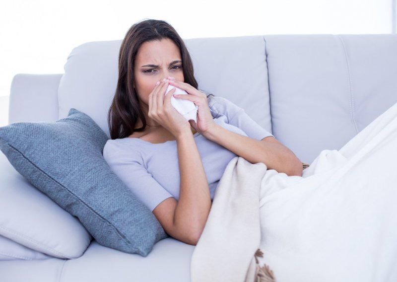 Evo što učiniti kad se pojave prvi simptomi prehlade