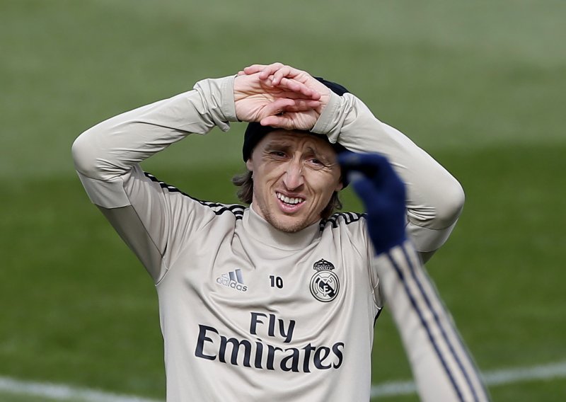 Ova informacija je dokaz kako Luka Modrić definitivno napušta Real Madrid i to vrlo brzo; razlog je mega-transfer koji je pokrenuo Zidane, ali i nešto posve drugo