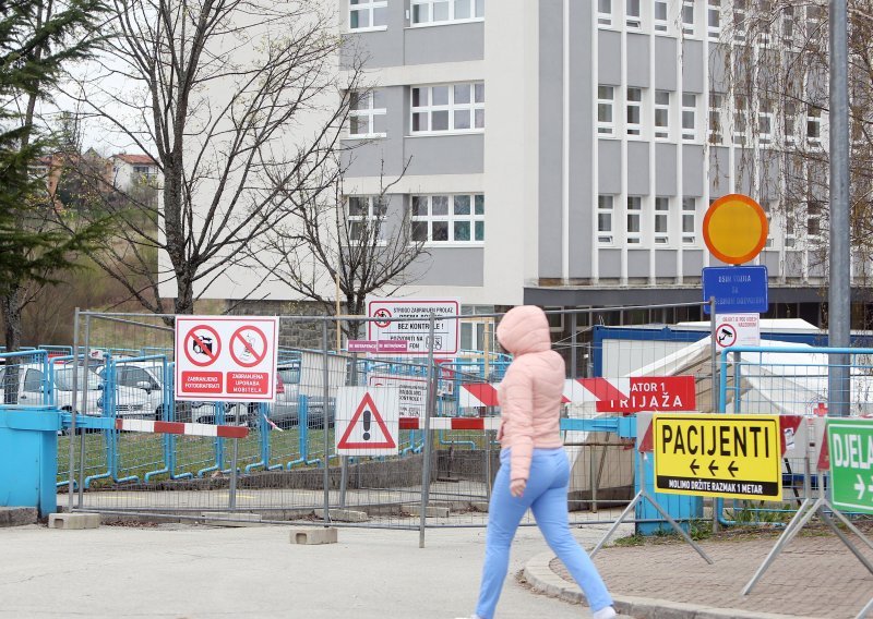 Karlovačka bolnica zbog neugodnog događaja zabranila upotrebu mobitela za fotografiranje