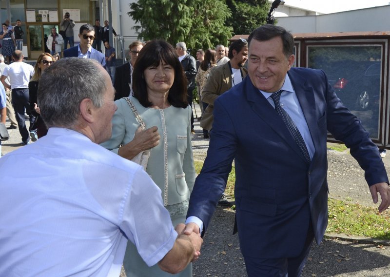 'Sotonizirani' Dodik: Nismo spremni znojiti se za BiH