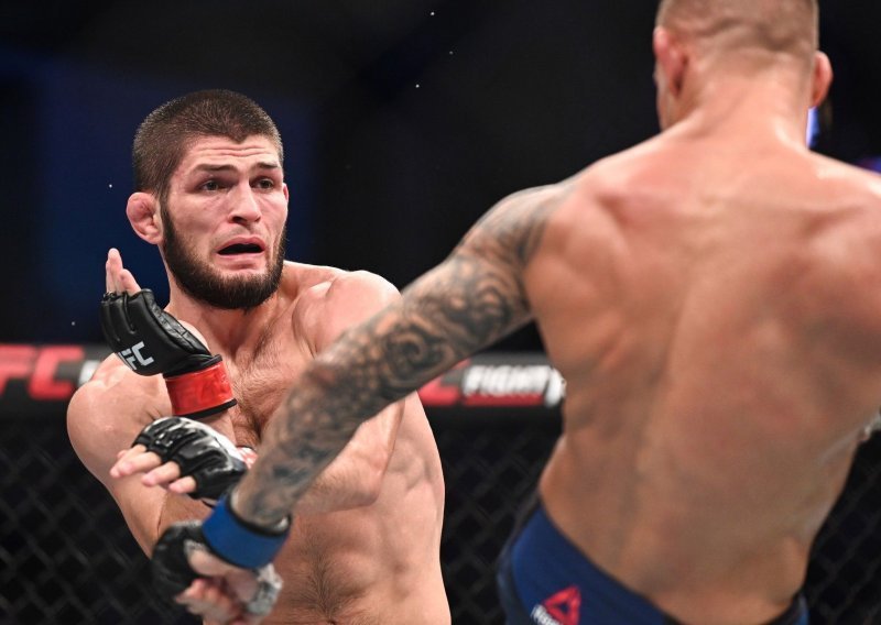 Trebala je to biti najspektakularnija UFC-ova priredba, ali onda je Khabib odlučio da borbe neće biti; Ferguson ga fino 'počastio'