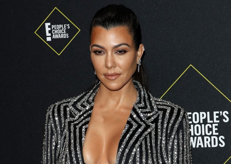 Nakon fizičkog obračuna sa sestrom Kim, oglasila se i Kourtney Kardashian i poručila: 'Odgajanje djece isto je posao'