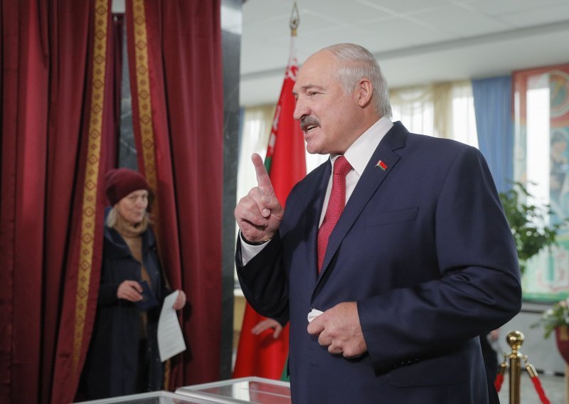 Lukašenko tvrdi da neće slati vojsku u Ukrajinu