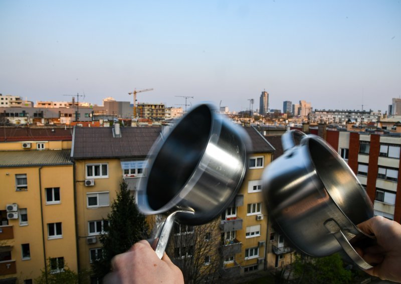 Zagrebom odzvanjalo lupanje loncima u znak nezadovoljstva gradonačelnikom Bandićem