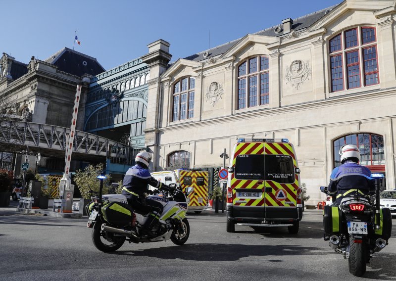 U Francuskoj u napadu nožem dvoje mrtvih i sedam ranjenih