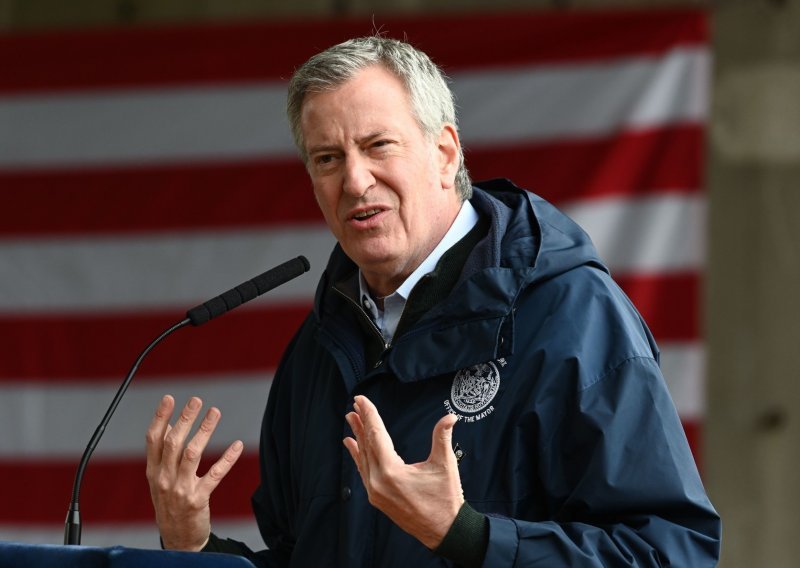 U državi New York 630 umrlih u jednom danu, gradonačelnik Bill de Blasio uputio dramatičan apel